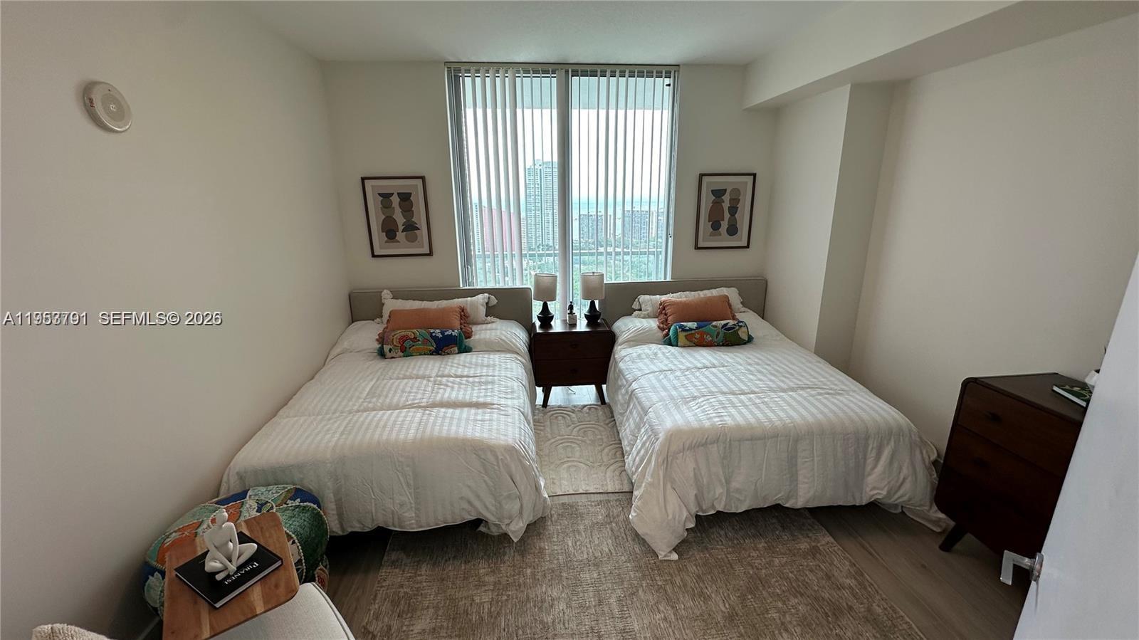 image Axis on Brickell South16