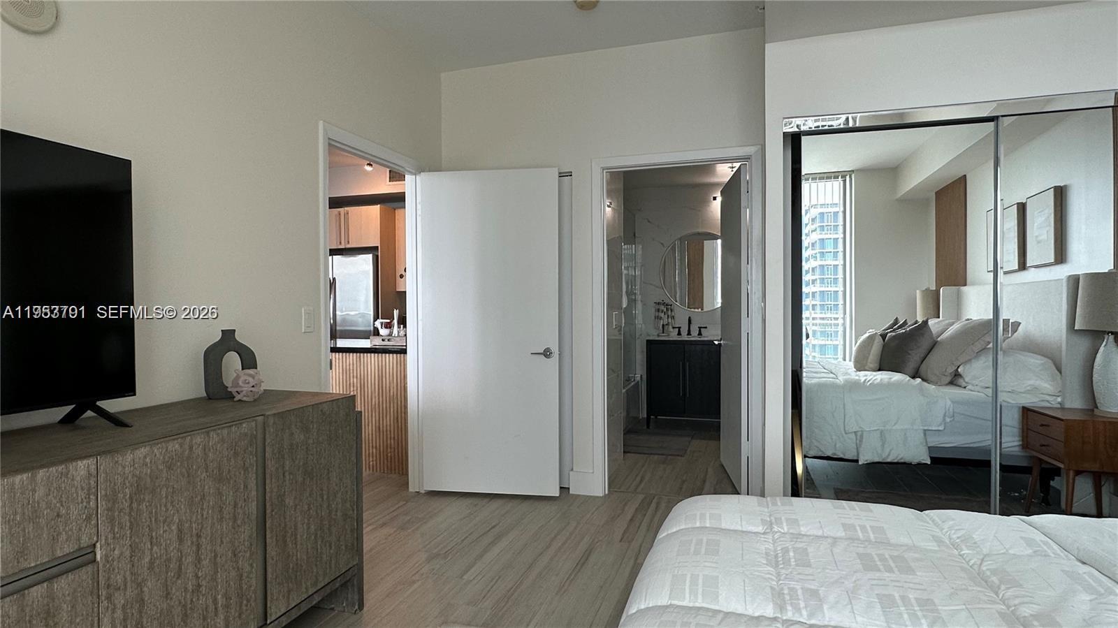 image Axis on Brickell South22