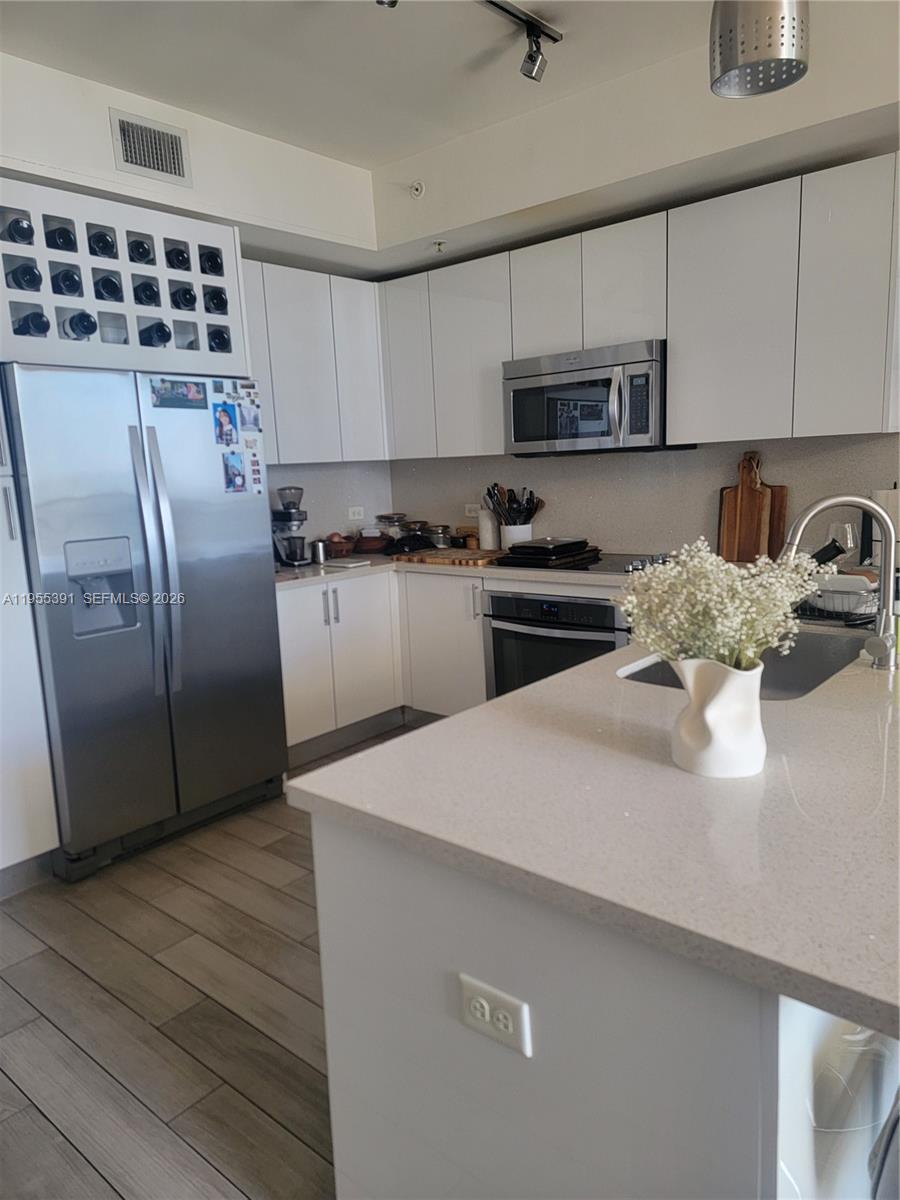 image Nine at Mary Brickell Village11