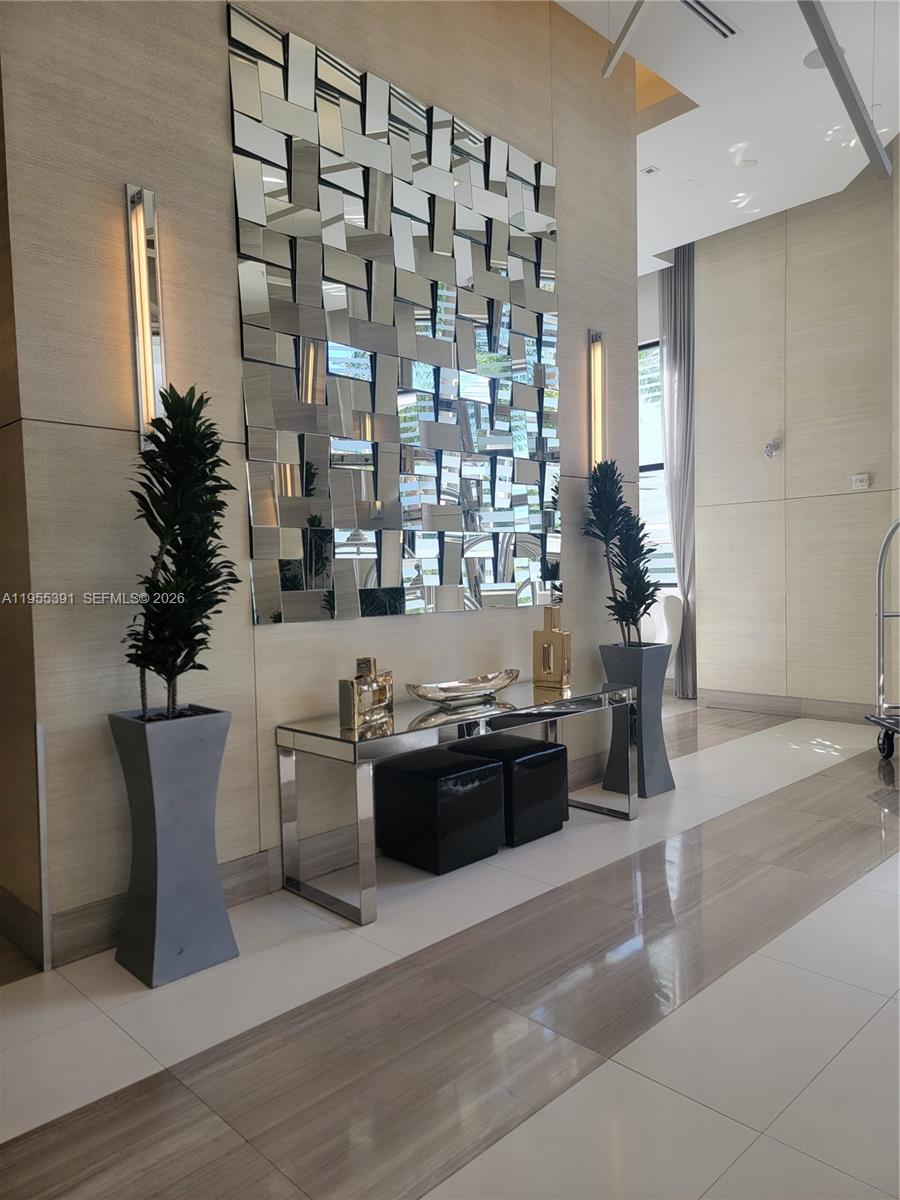 image Nine at Mary Brickell Village23