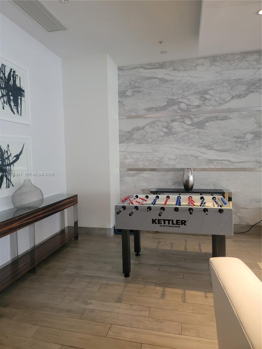 image Nine at Mary Brickell Village28