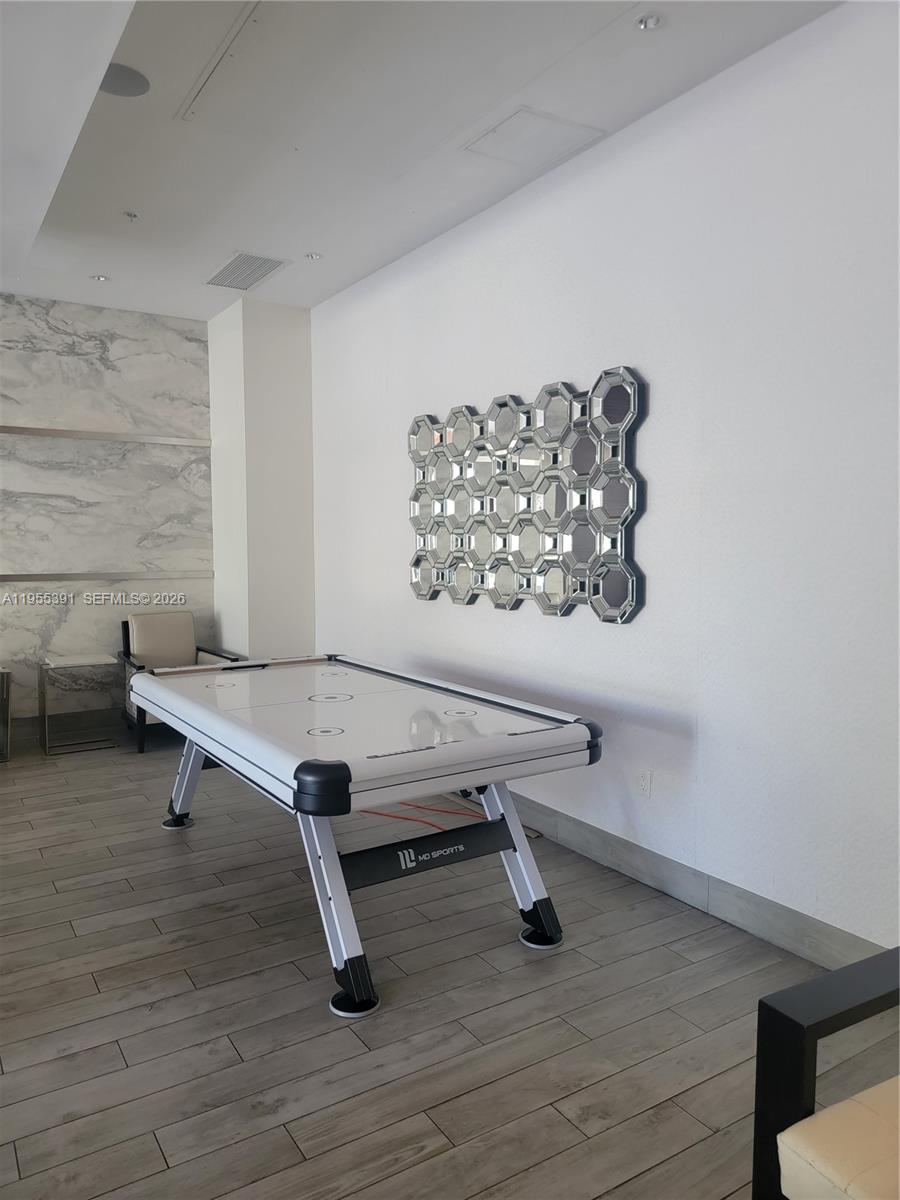 image Nine at Mary Brickell Village29