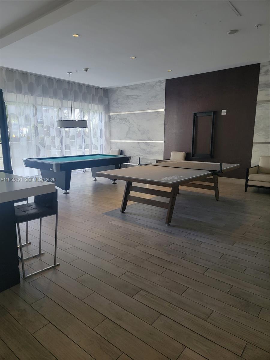 image Nine at Mary Brickell Village30