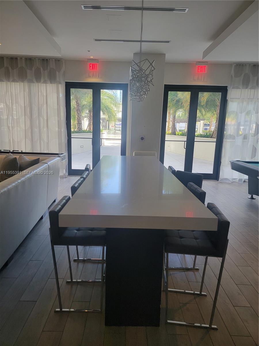 image Nine at Mary Brickell Village31