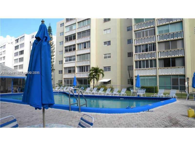 301 NE 14th Ave #702 Hallandale Beach, FL 33009