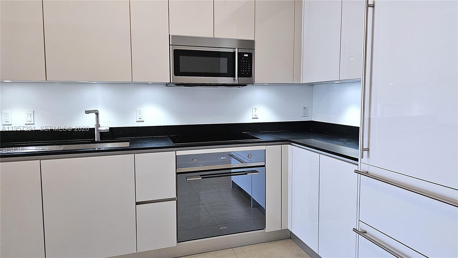 image 1010 Brickell32