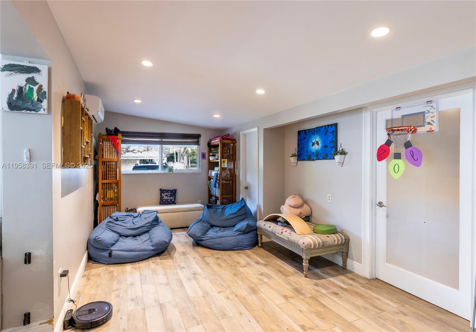 12415 SW 93rd Ct Miami, FL 33176