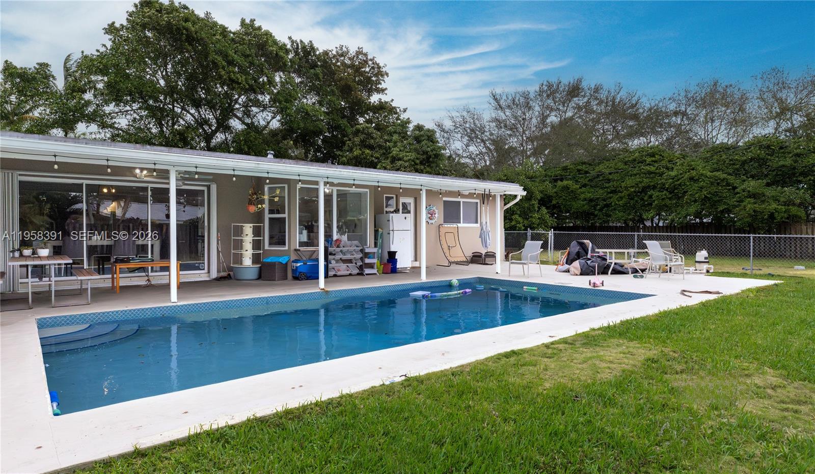 12415 SW 93rd Ct Miami, FL 33176