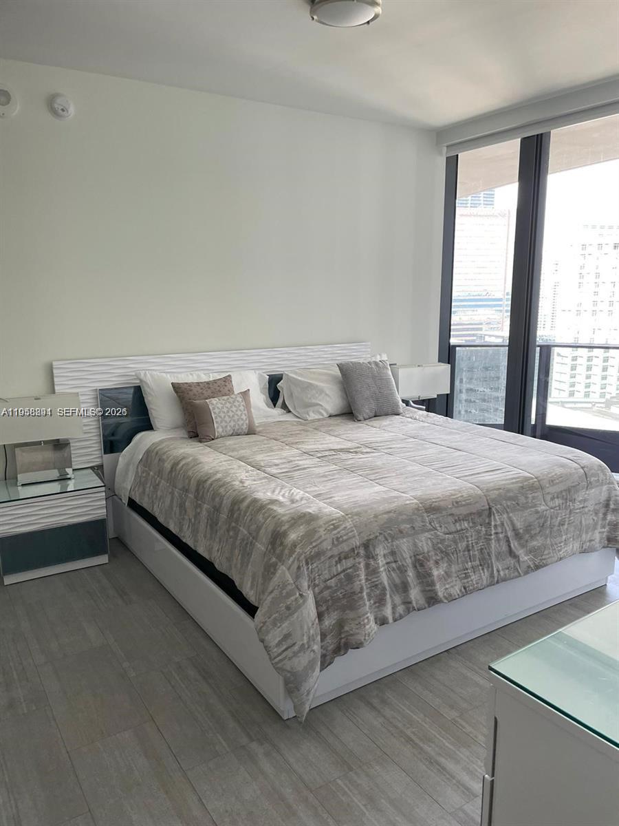 image Brickell Flatiron15