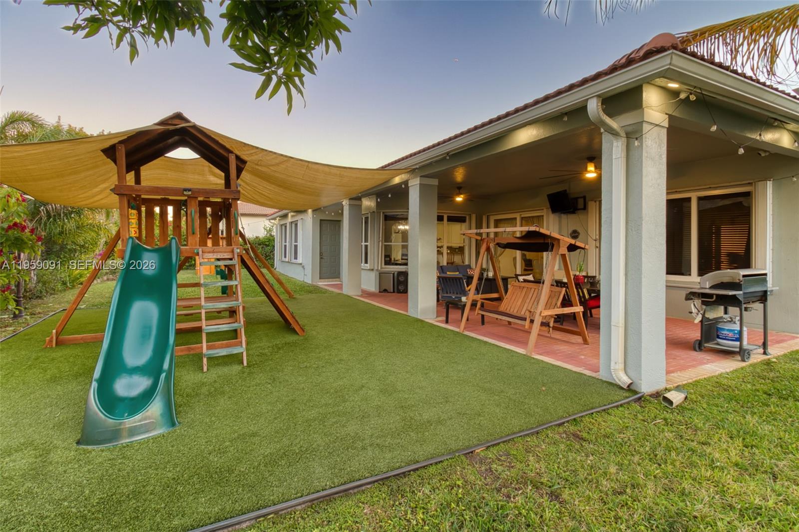 15959 SW 6th St Pembroke Pines, FL 33027