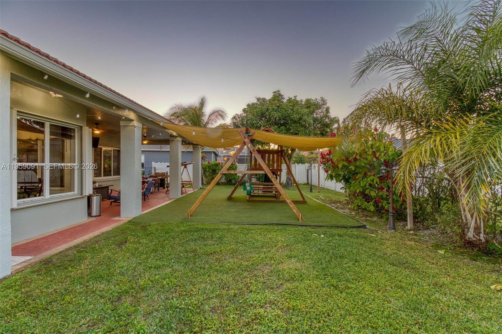 15959 SW 6th St Pembroke Pines, FL 33027