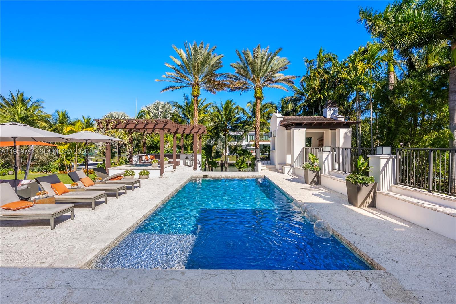 555 Arvida Pkwy Coral Gables, FL 33156