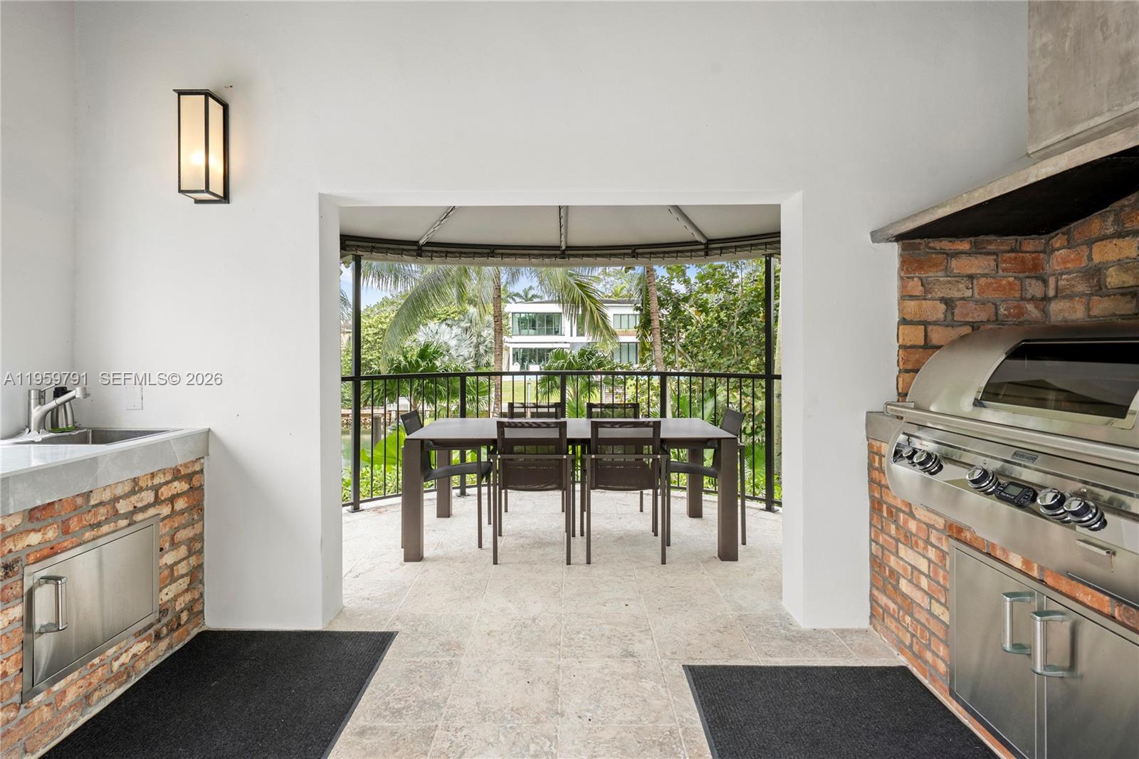 555 Arvida Pkwy Coral Gables, FL 33156