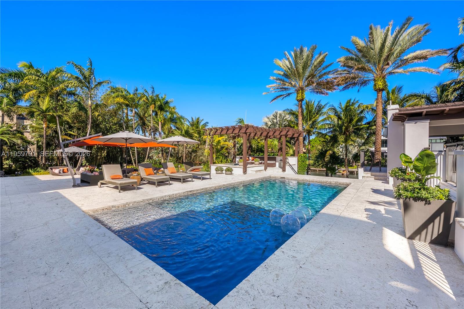 555 Arvida Pkwy Coral Gables, FL 33156