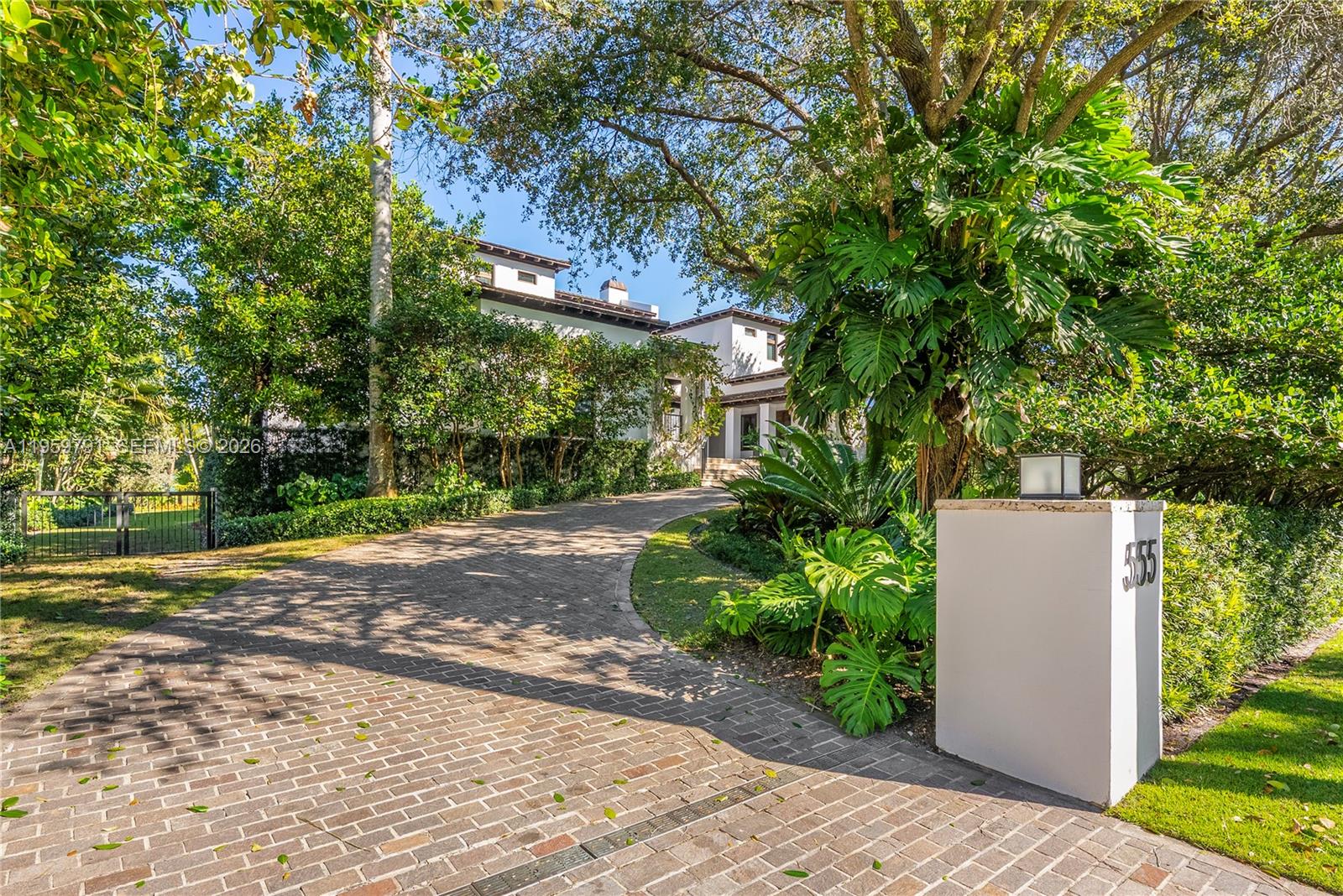555 Arvida Pkwy Coral Gables, FL 33156