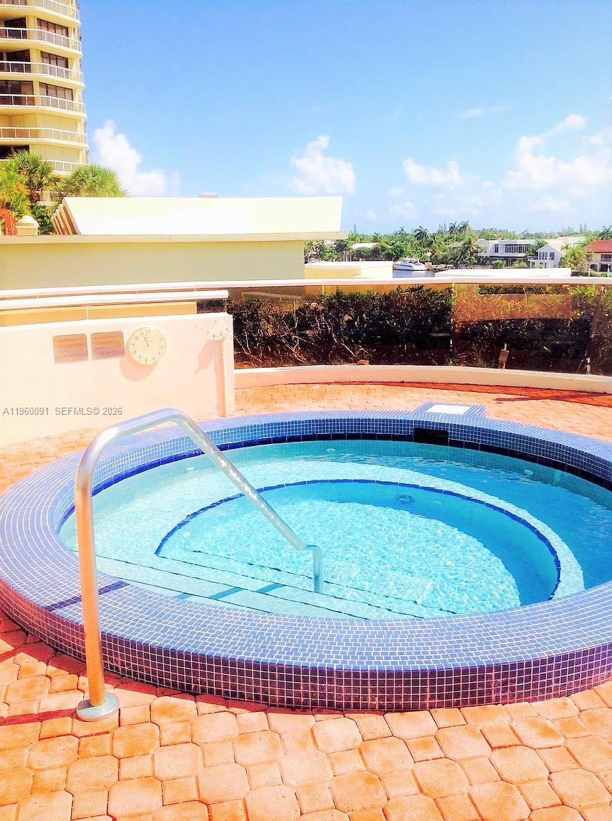 20185 E Country Clb Dr #2505 Aventura, FL 33180