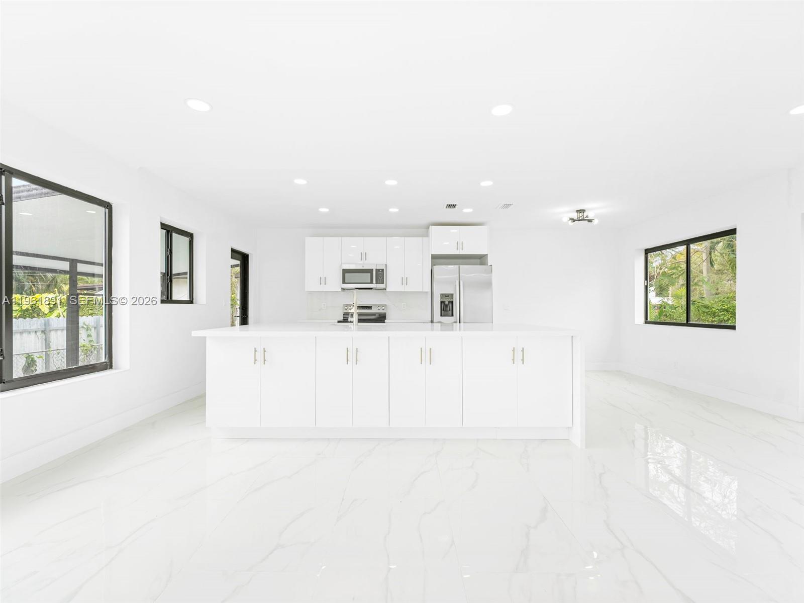 2500 SW 23rd Ter Miami, FL 33145