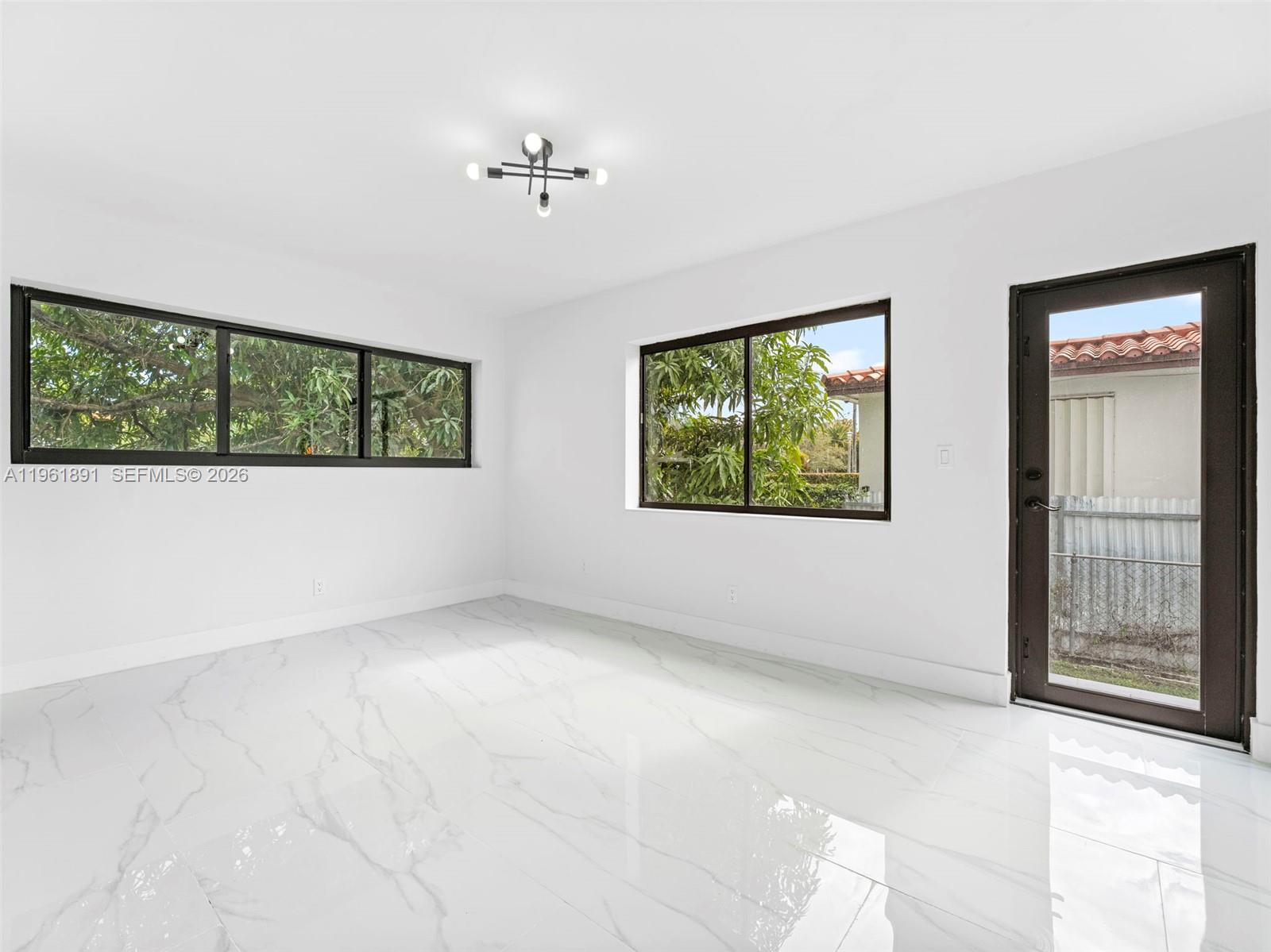 2500 SW 23rd Ter Miami, FL 33145