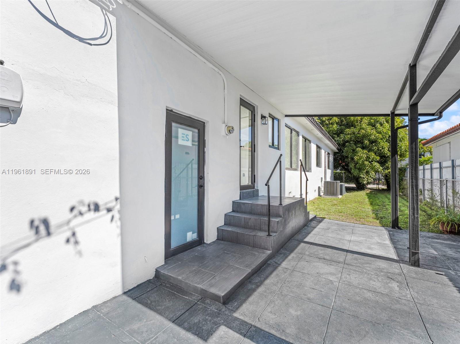 2500 SW 23rd Ter Miami, FL 33145