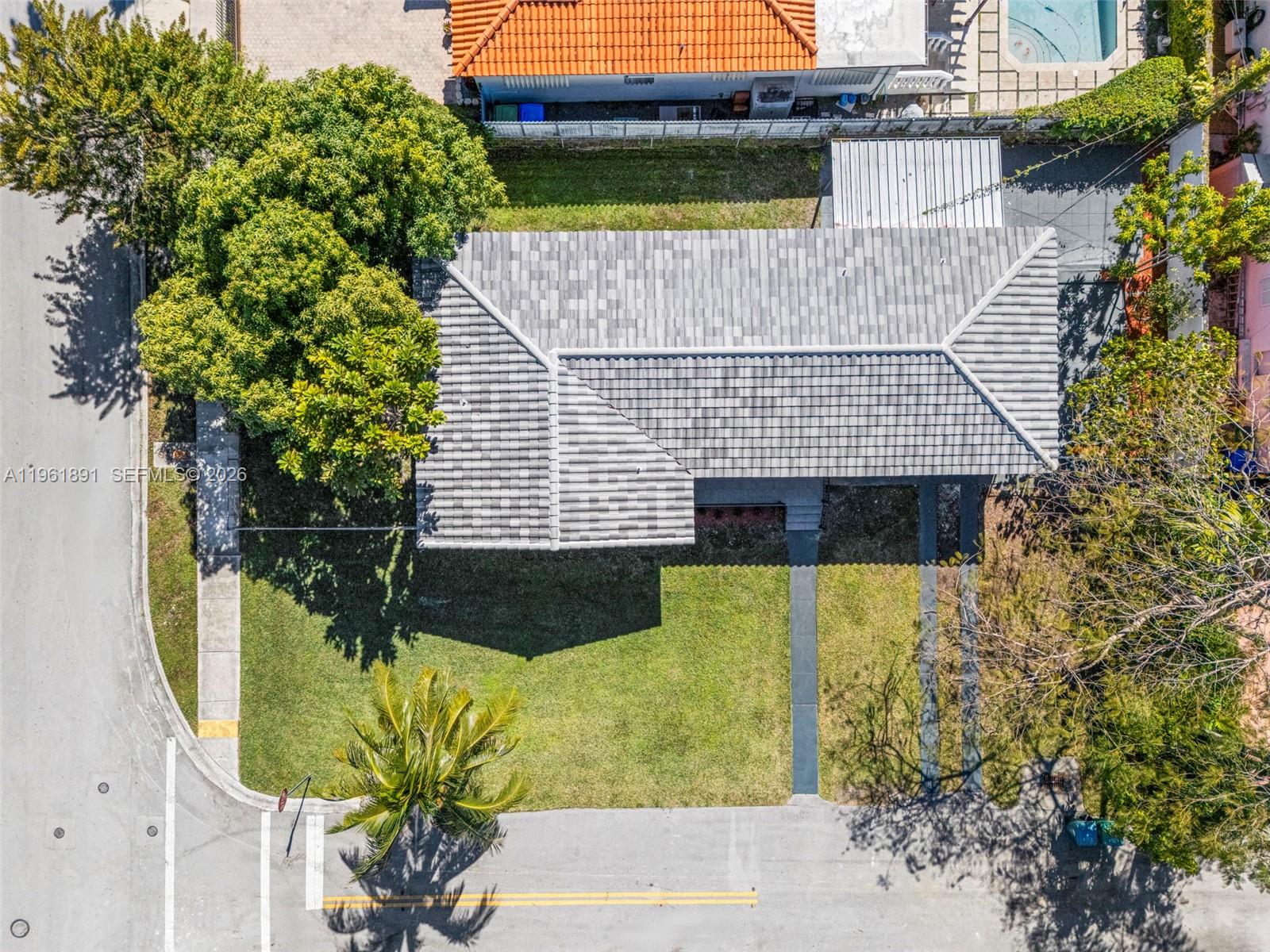 2500 SW 23rd Ter Miami, FL 33145