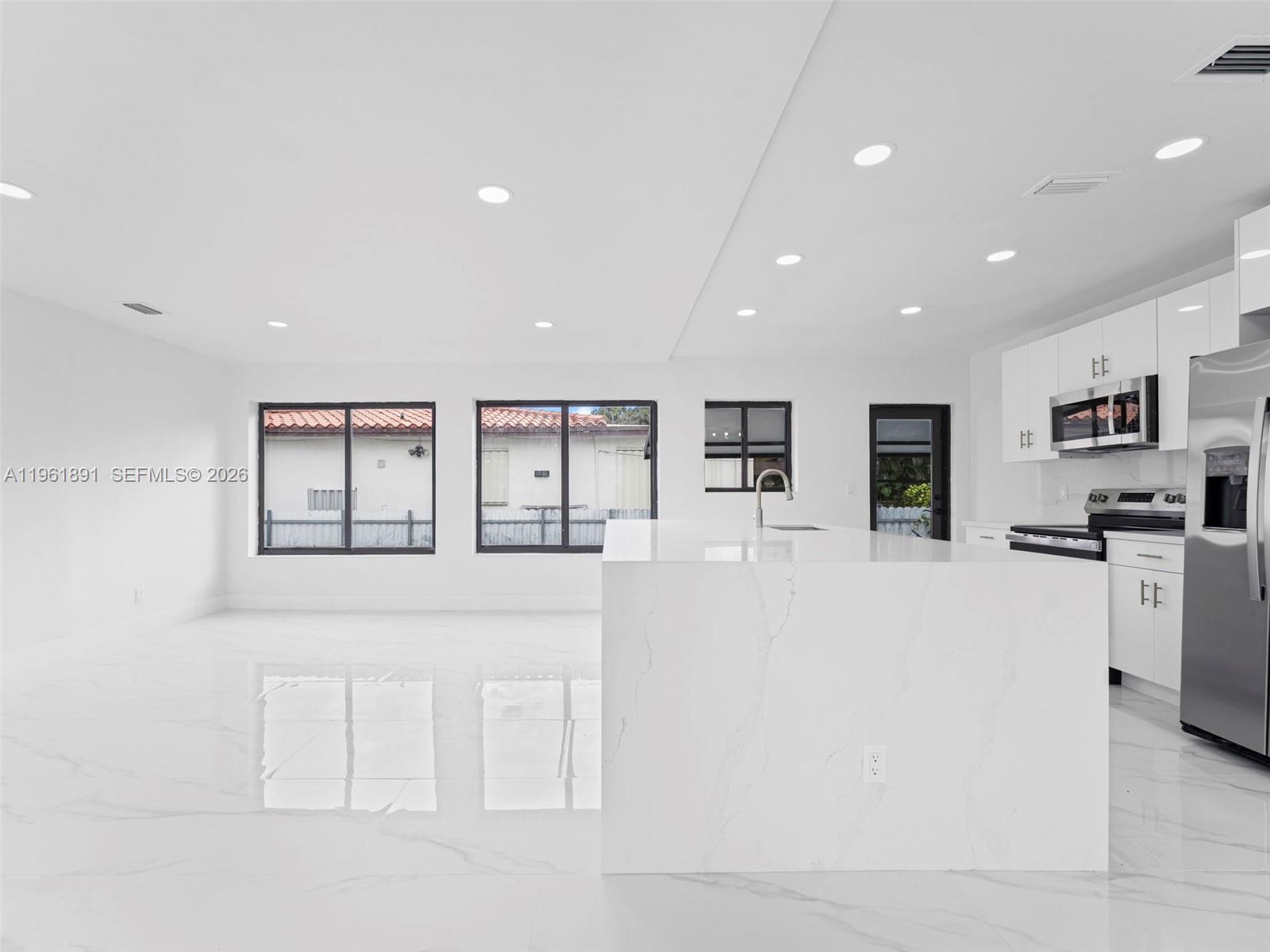 2500 SW 23rd Ter Miami, FL 33145