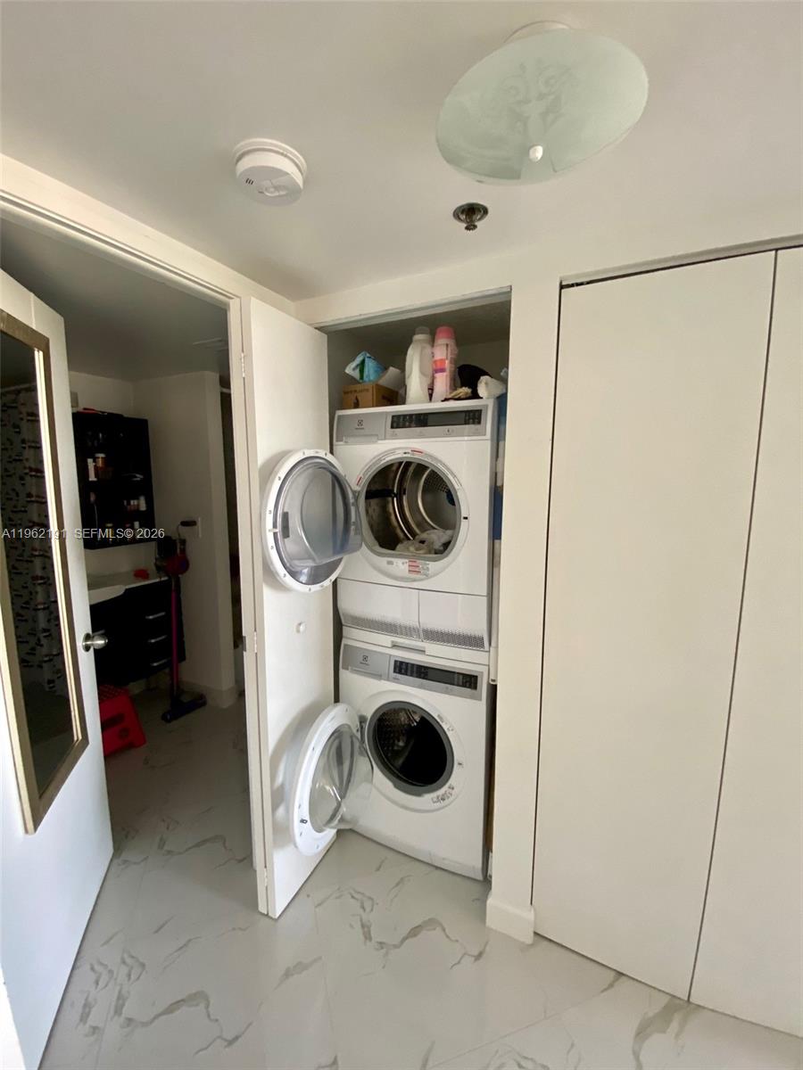 image Winston Towers 60020