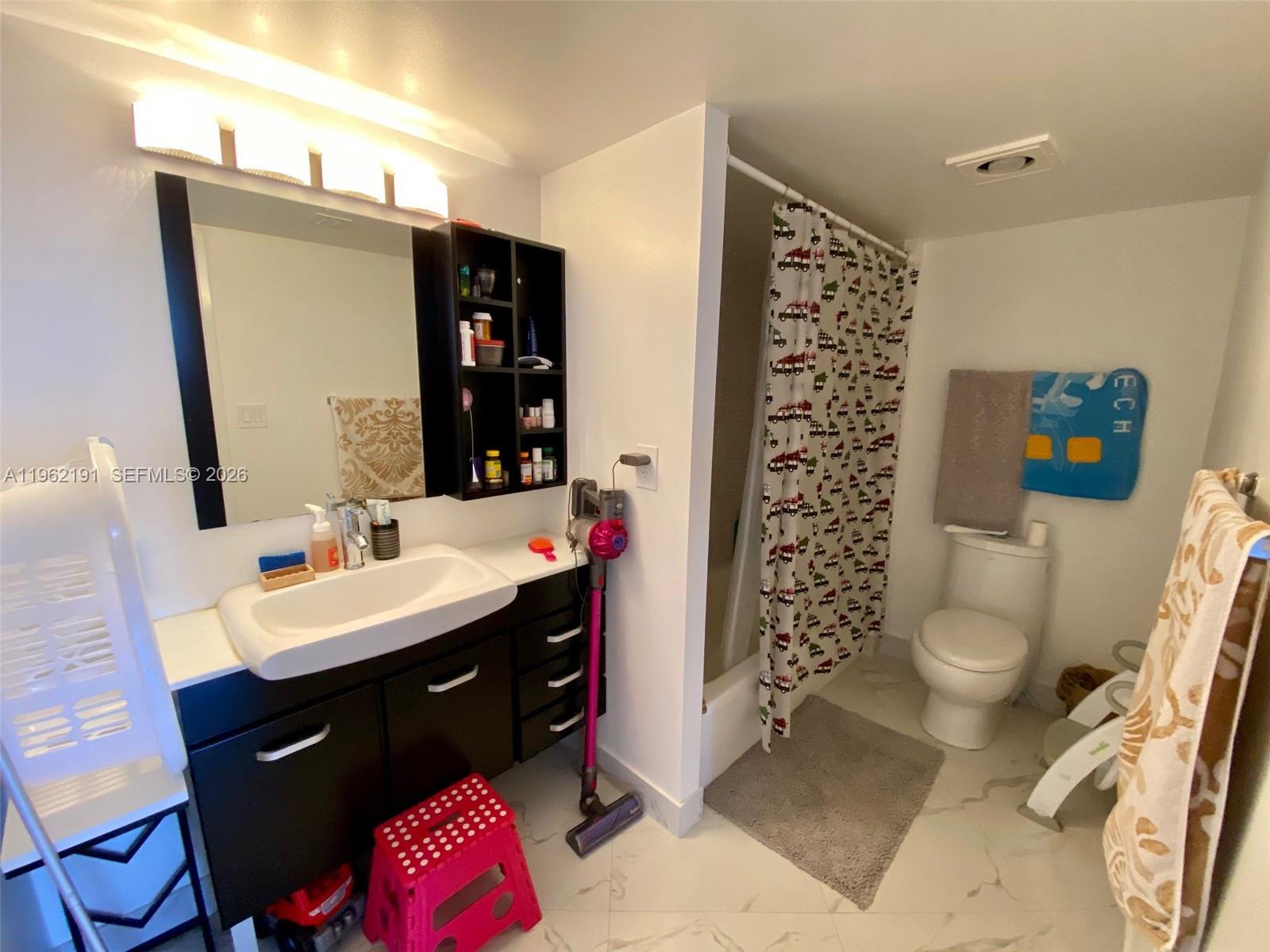 image Winston Towers 60026