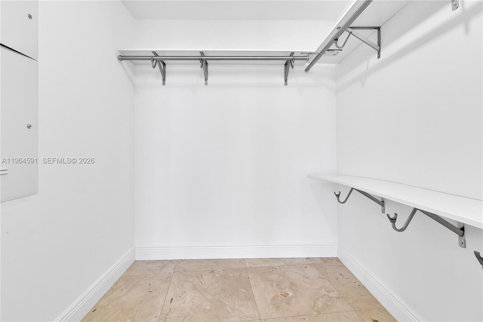 image Icon Brickell I13