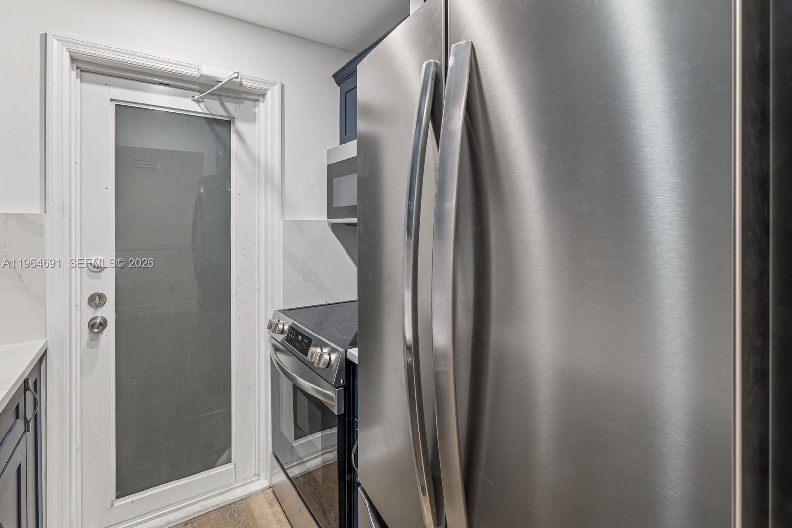 255 Sunrise Dr #107 Key Biscayne, FL 33149