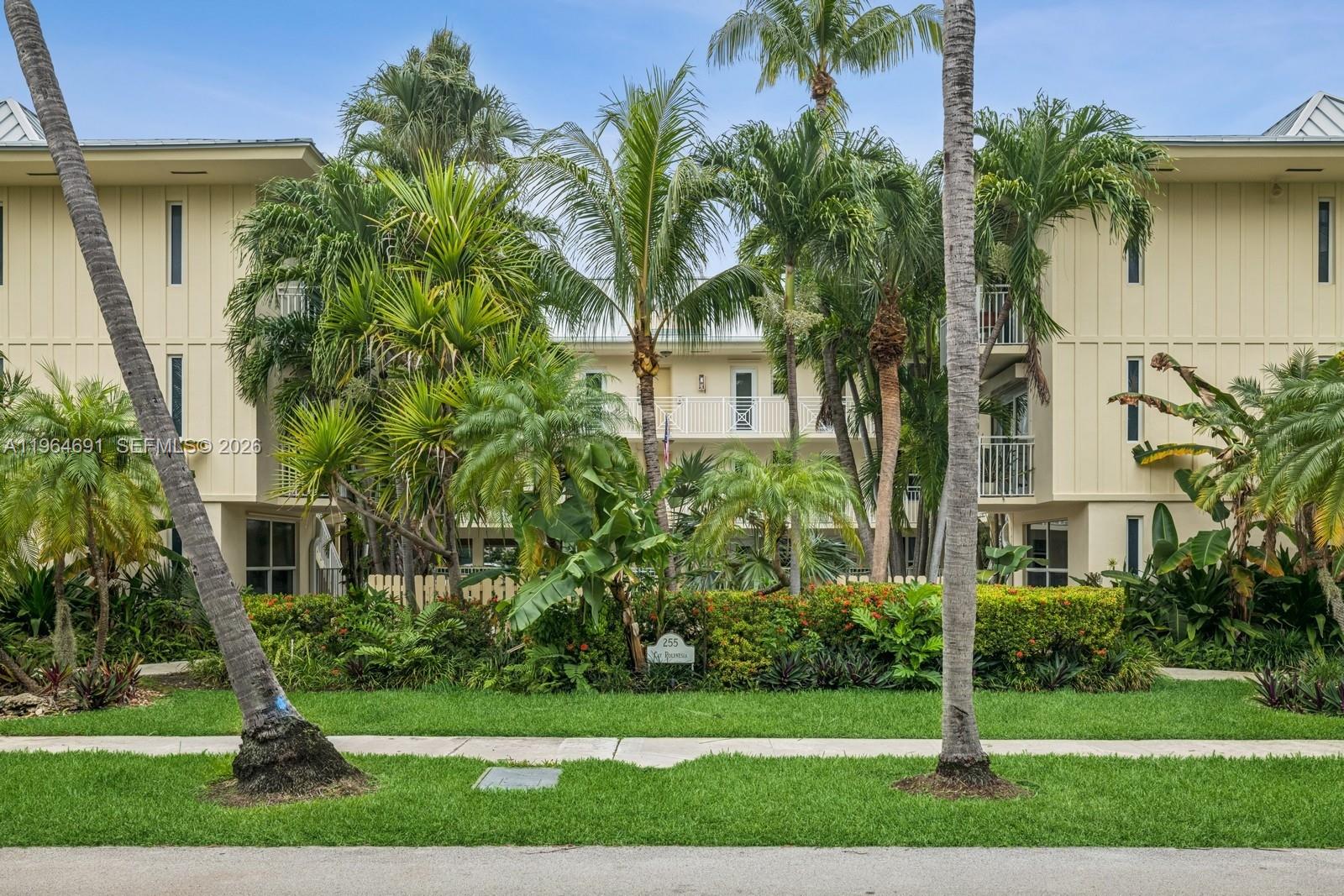255 Sunrise Dr #107 Key Biscayne, FL 33149