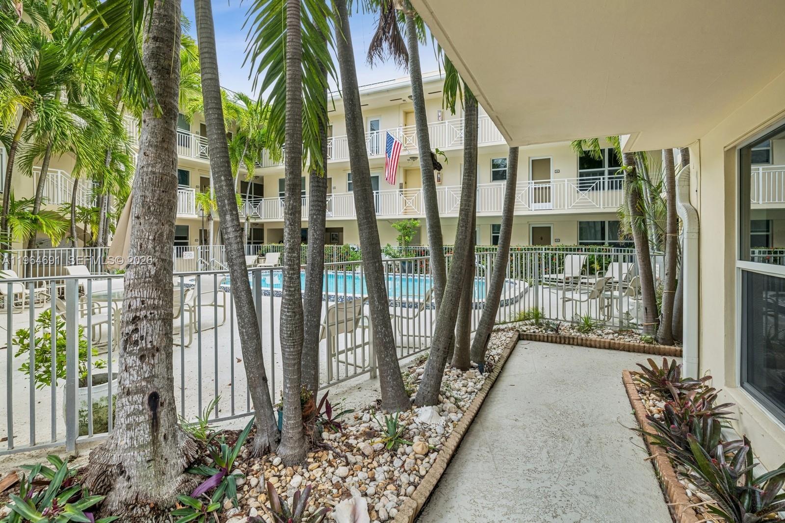 255 Sunrise Dr #107 Key Biscayne, FL 33149