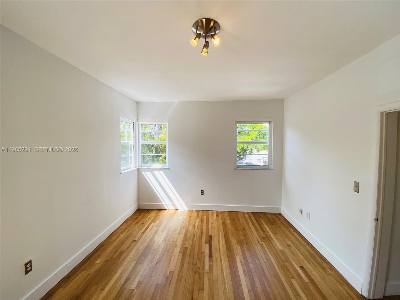 6881 Bay Dr #11 Miami Beach, FL 33141