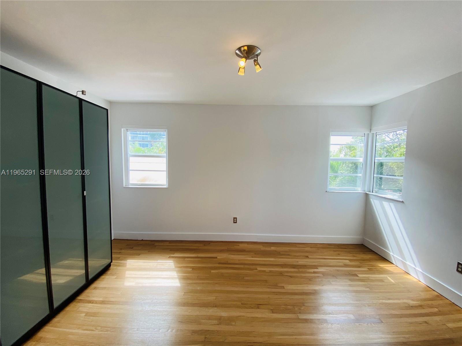 6881 Bay Dr #11 Miami Beach, FL 33141