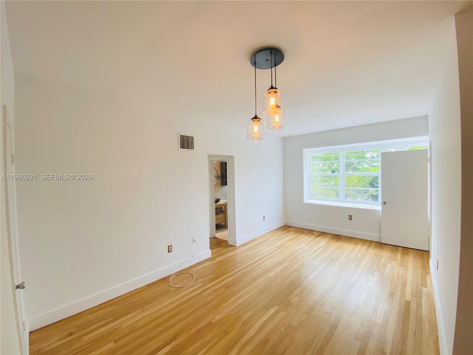 6881 Bay Dr #11 Miami Beach, FL 33141