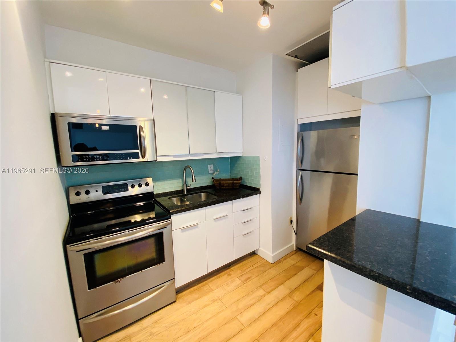 6881 Bay Dr #11 Miami Beach, FL 33141