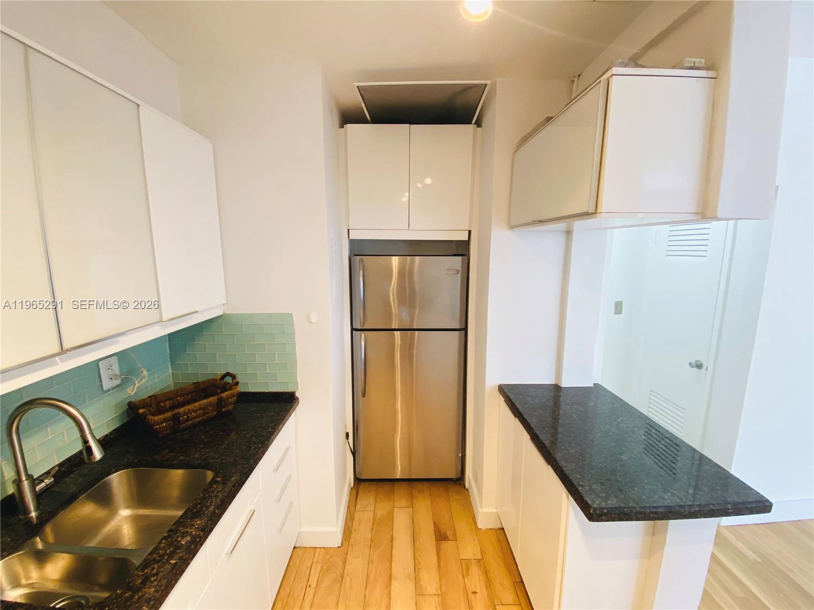 6881 Bay Dr #11 Miami Beach, FL 33141