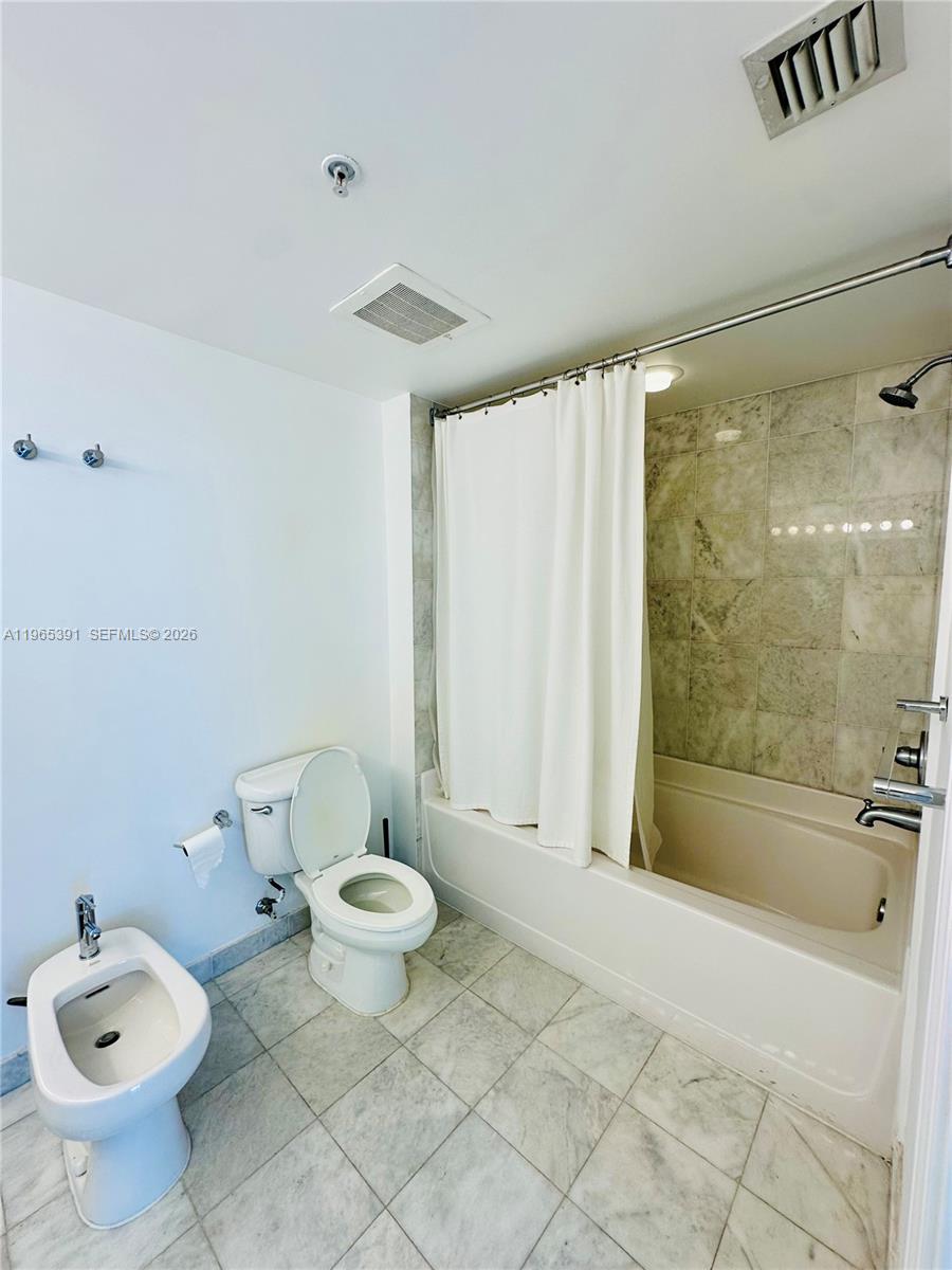 image Blue on the Bay10