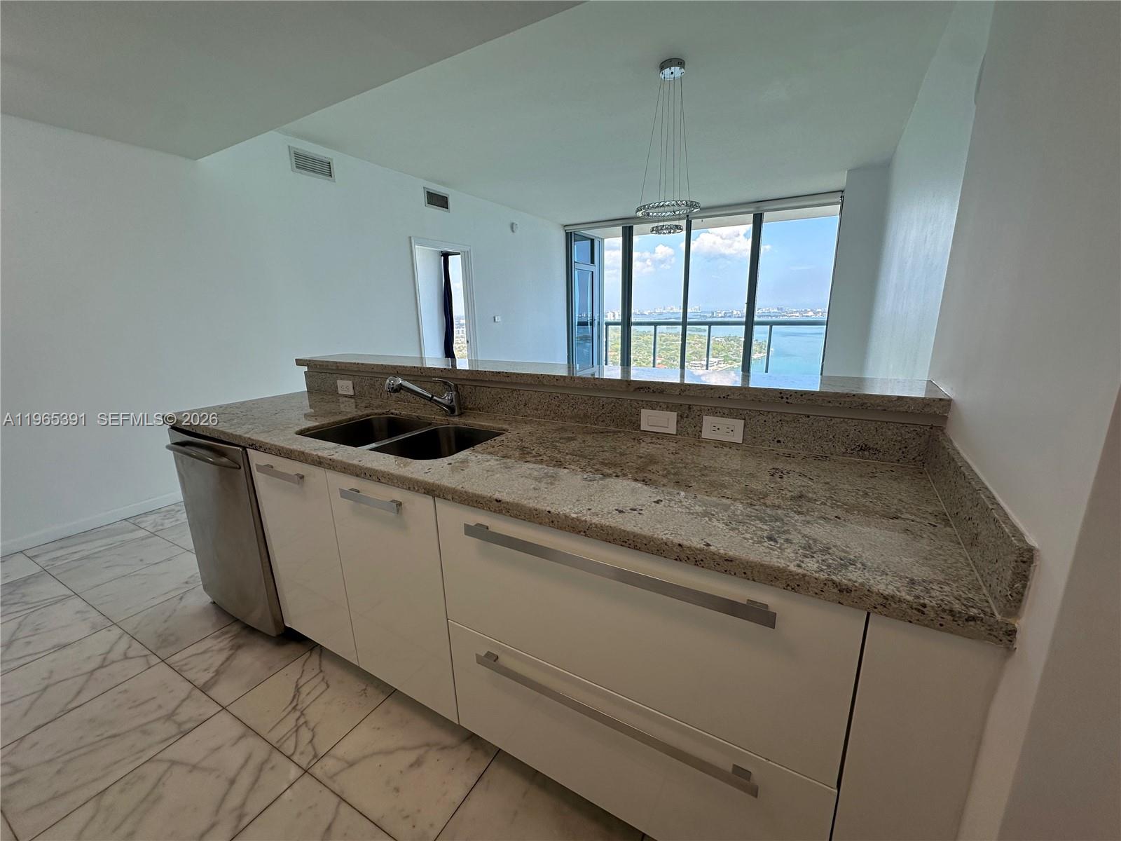 image Blue on the Bay18