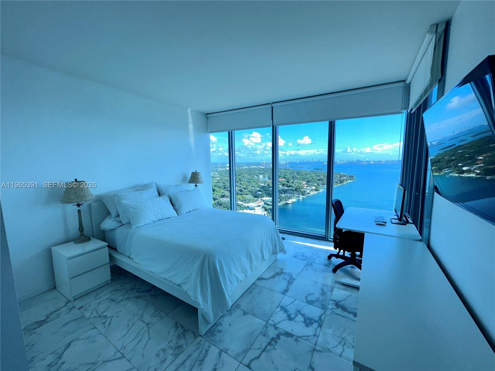 image Blue on the Bay3