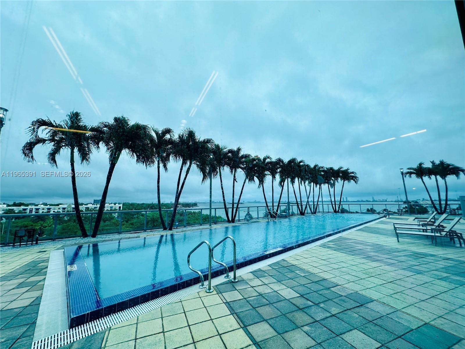 image Blue on the Bay53