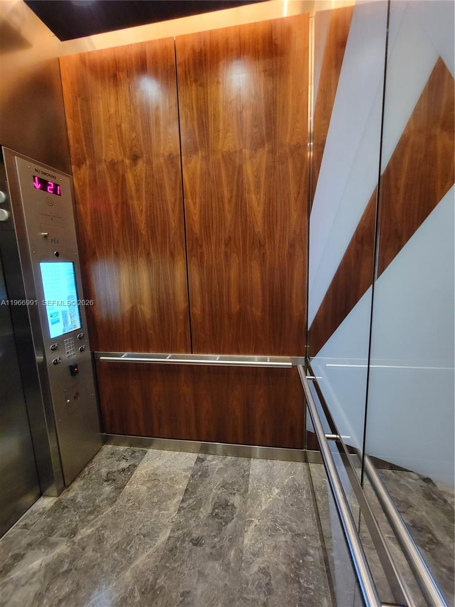 image Brickell Heights East30