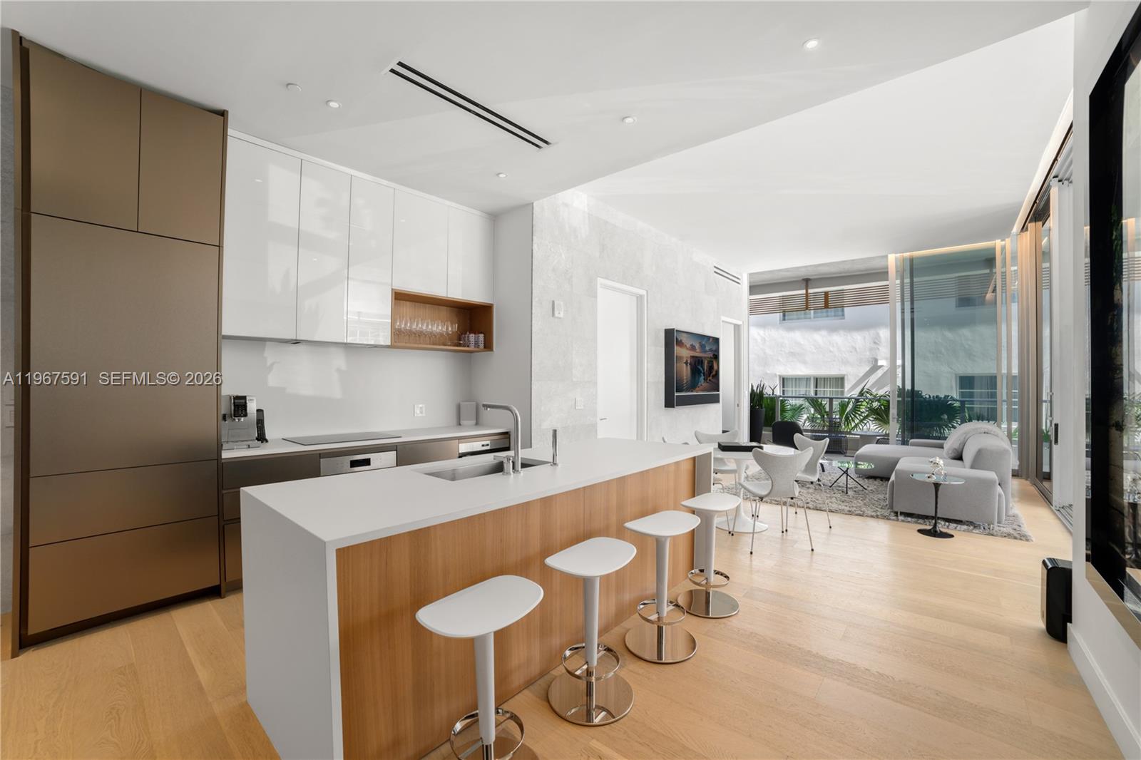 304 Ocean Dr #102 Miami Beach, FL 33139