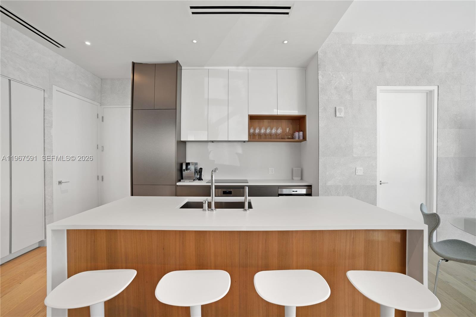 304 Ocean Dr #102 Miami Beach, FL 33139