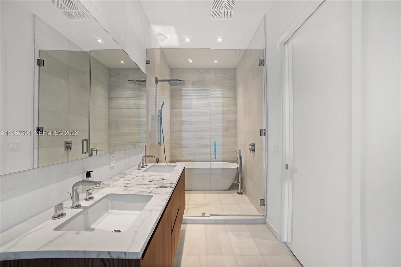 304 Ocean Dr #102 Miami Beach, FL 33139