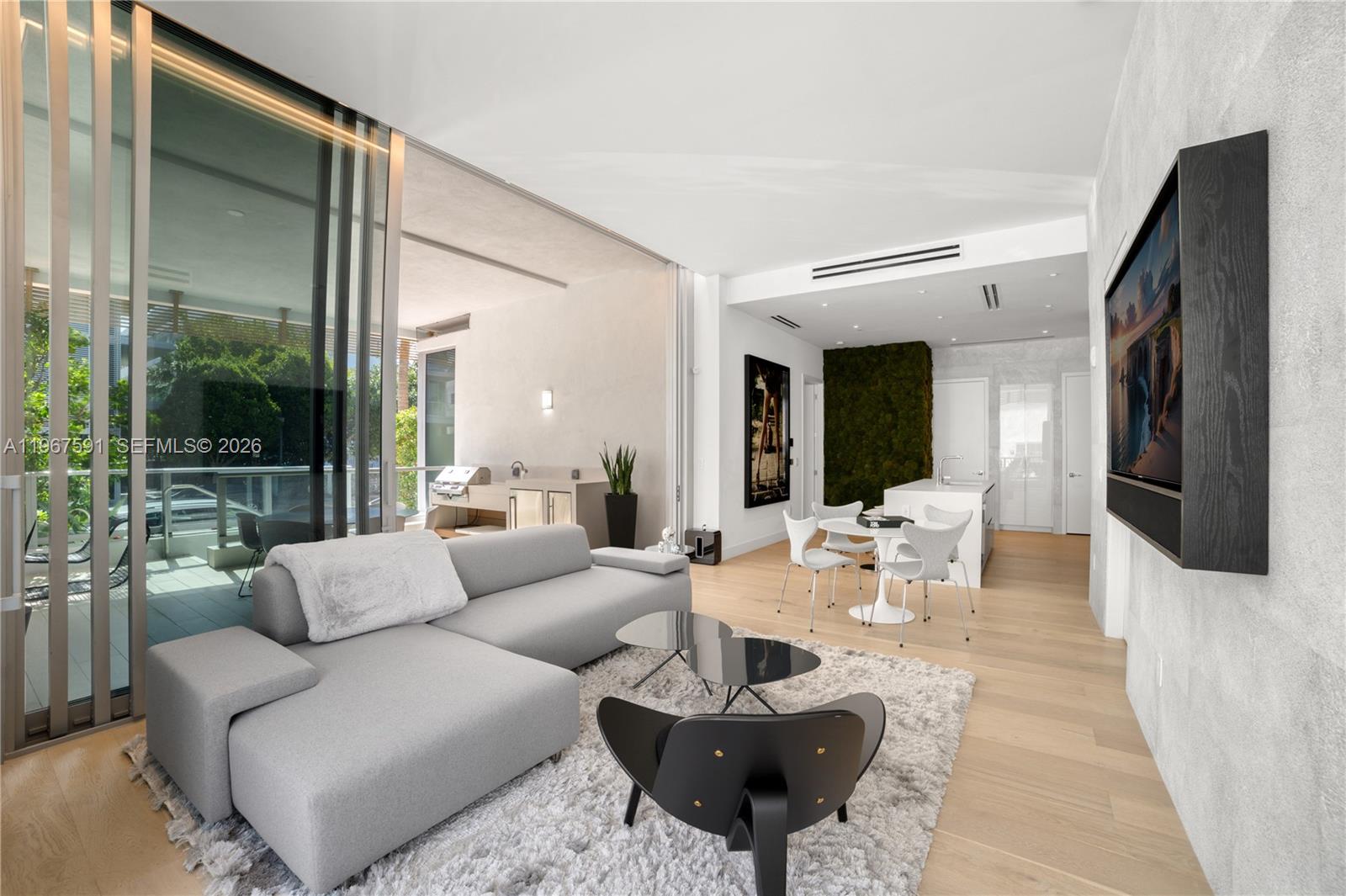 304 Ocean Dr #102 Miami Beach, FL 33139