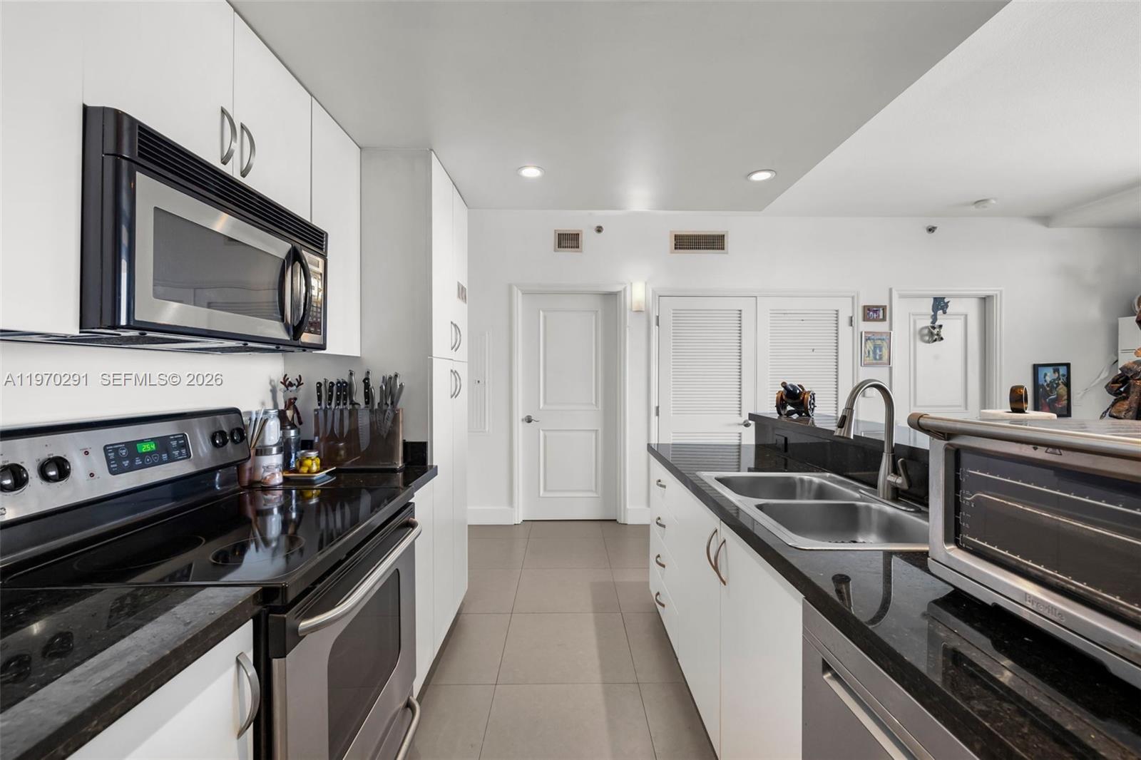 1401 SW 22nd St #1503 Miami, FL 33145