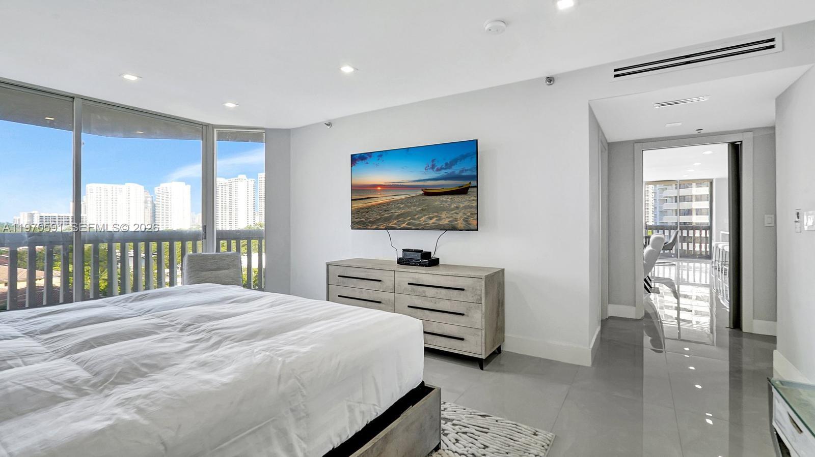 1000 E Island Blvd #1004 Aventura, FL 33160