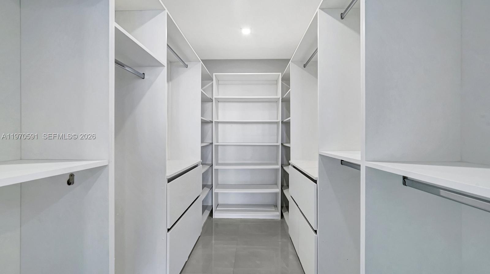 1000 E Island Blvd #1004 Aventura, FL 33160