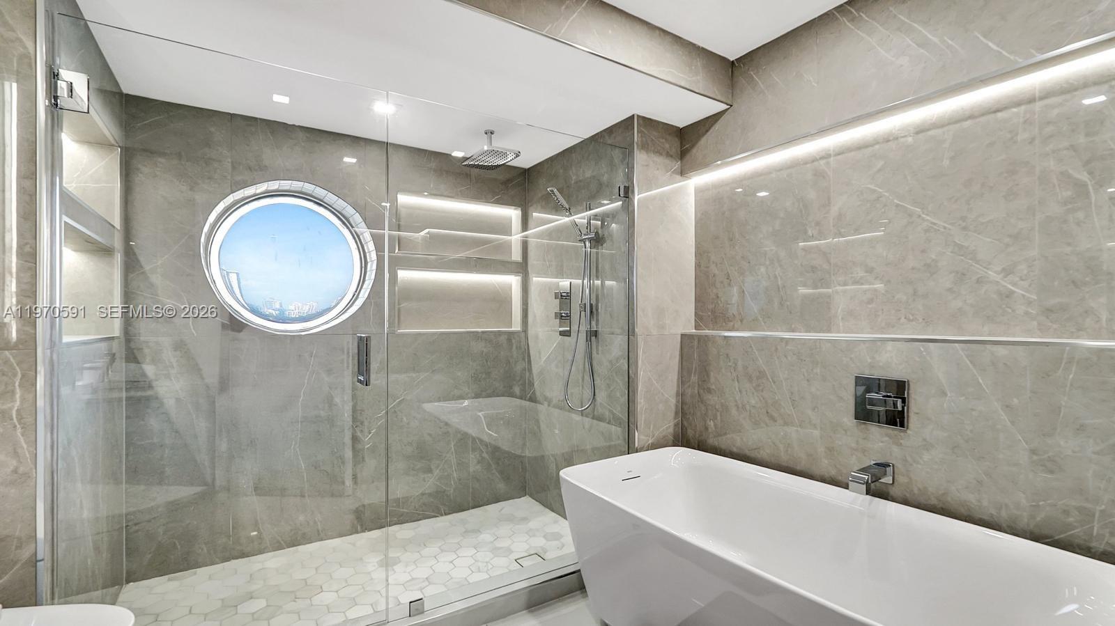 1000 E Island Blvd #1004 Aventura, FL 33160