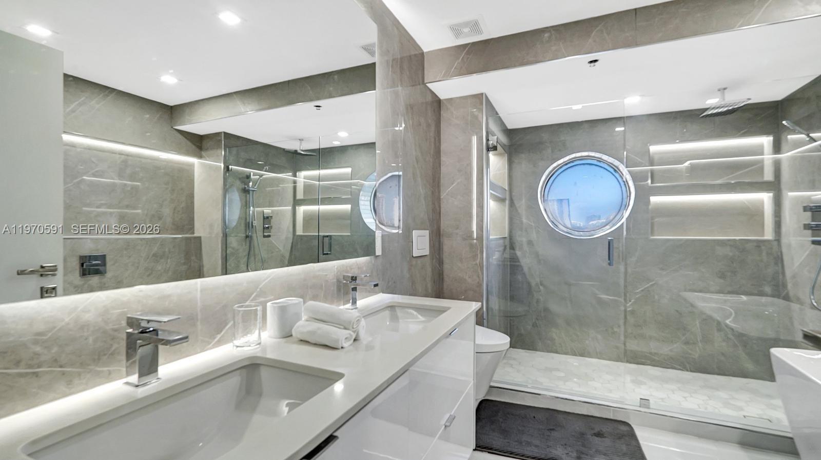 1000 E Island Blvd #1004 Aventura, FL 33160